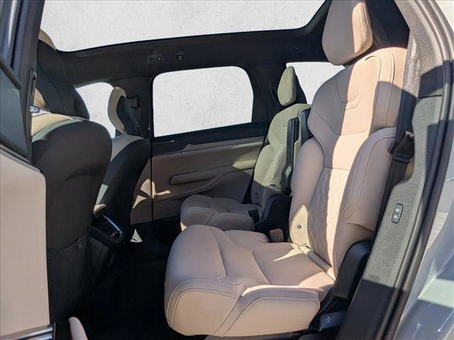 New 2025 Volvo EX90 Ultra image 13