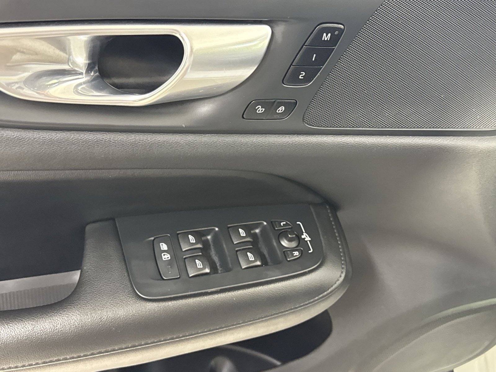 Used 2024 Volvo S60 B5 Plus AWD/4WD image 18