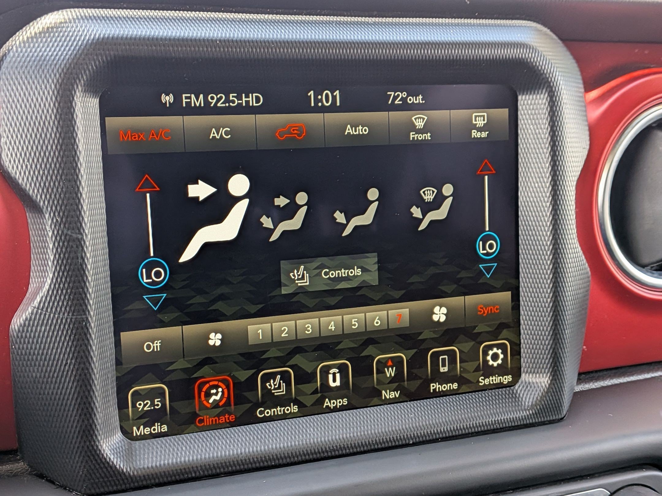 Used 2022 Jeep Wrangler Unlimited Rubicon w/ LED Lighting Group AWD/4WD image 23