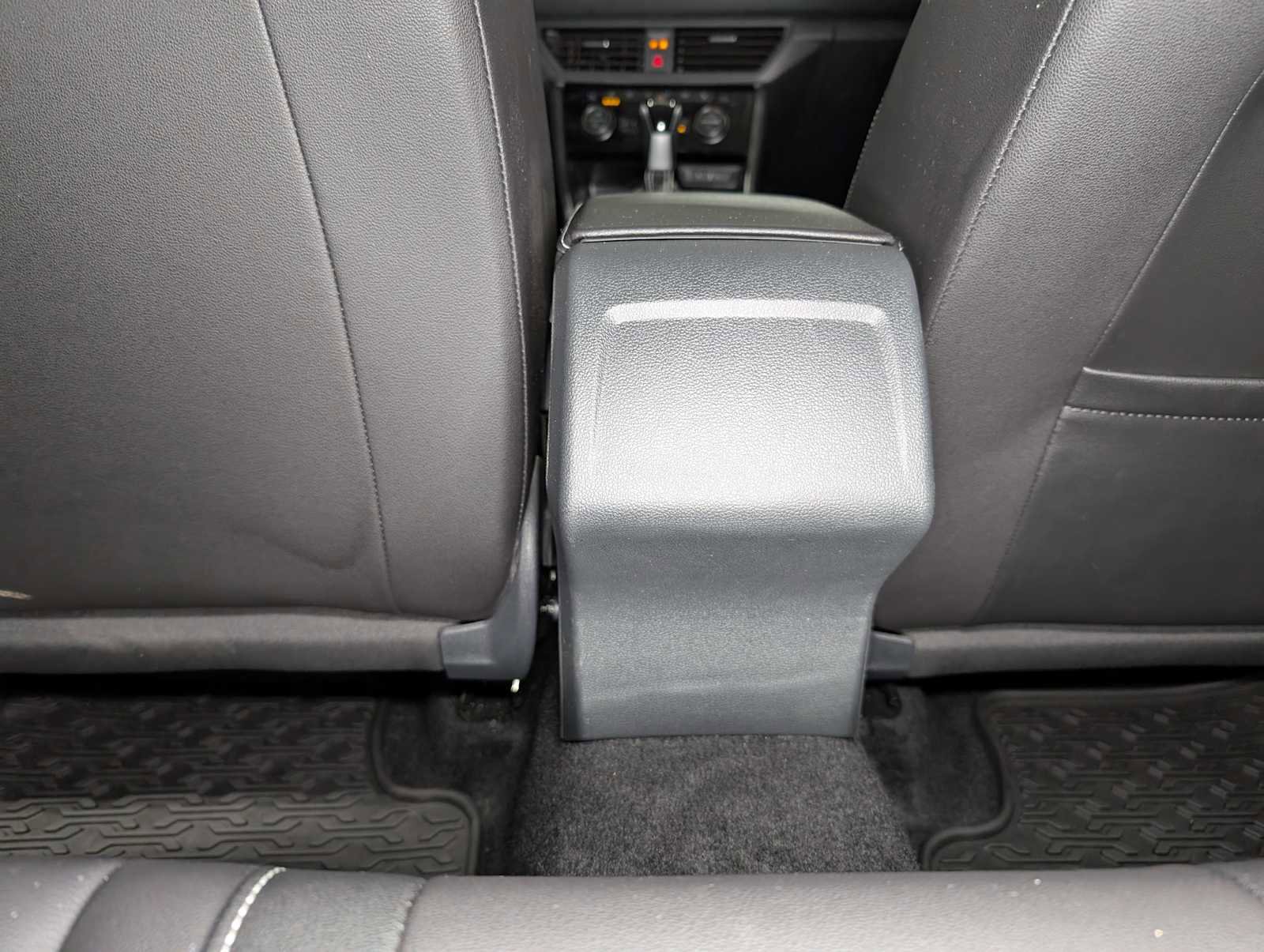 Used 2024 Volkswagen Jetta SE image 21