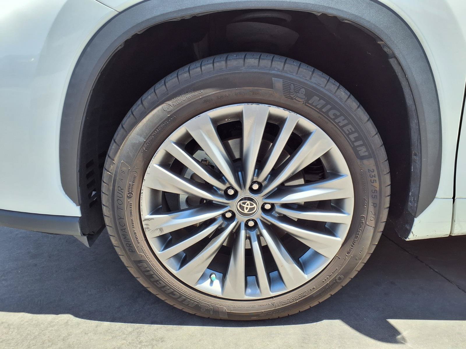 Used 2021 Toyota Highlander Platinum FWD image 10