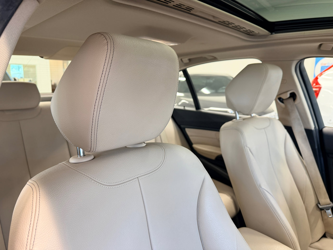 Used 2016 BMW 320i Sedan image 26