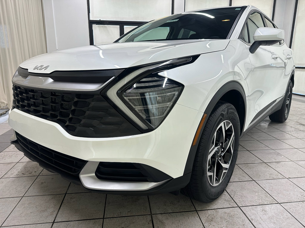 Used 2024 Kia Sportage LX image 11