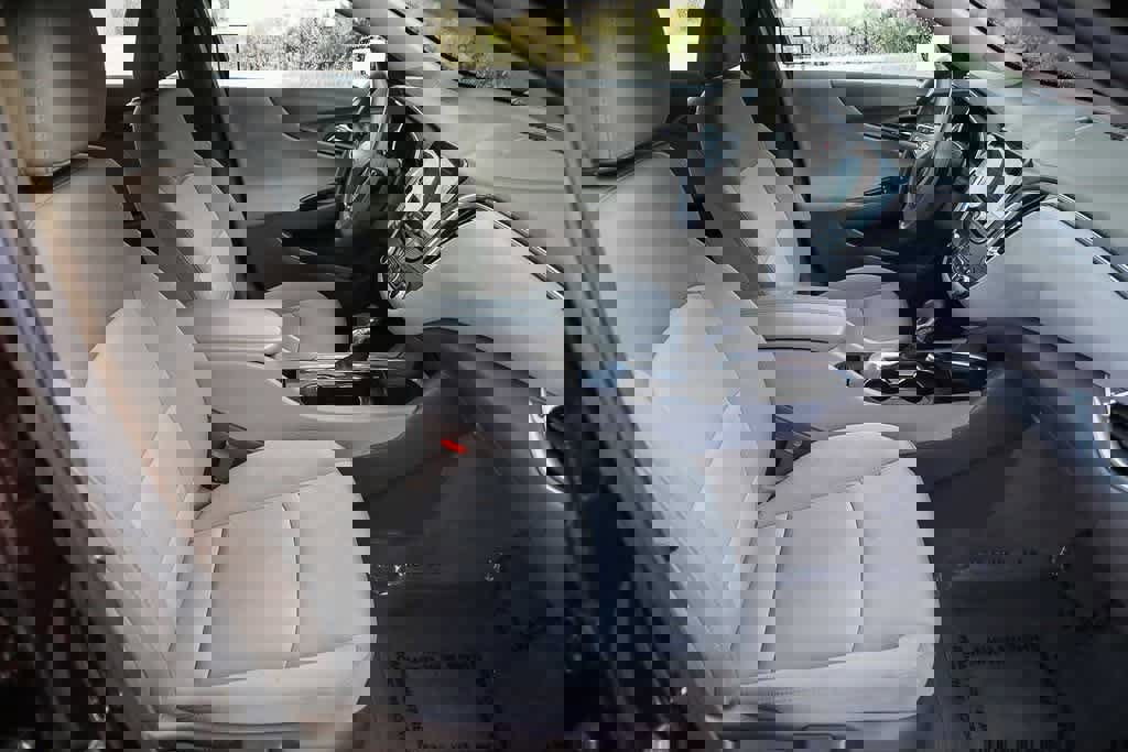 Used 2021 Chevrolet Malibu LT image 13