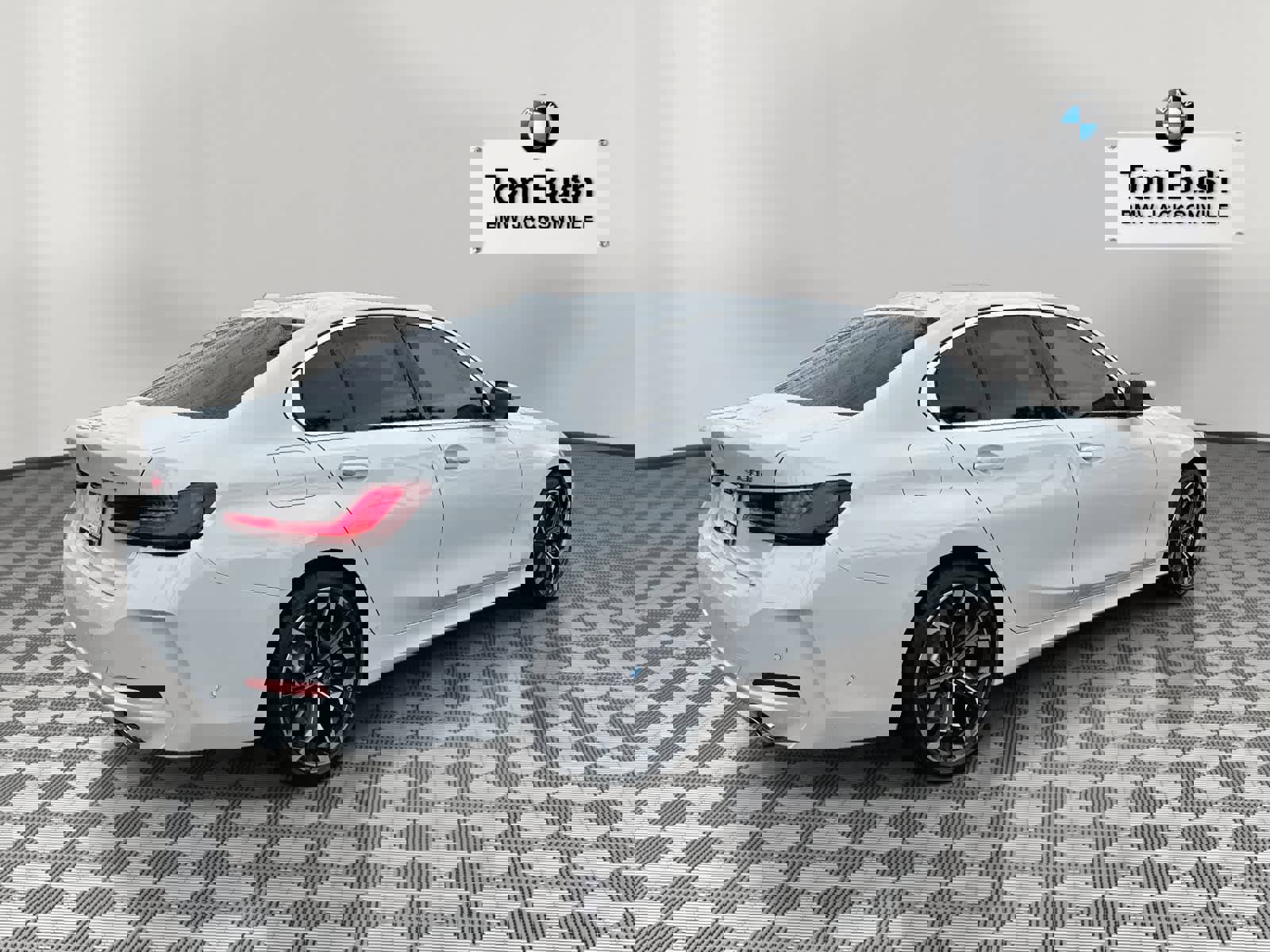 Certified 2025 BMW 330i Sedan w/ Premium Package image 3