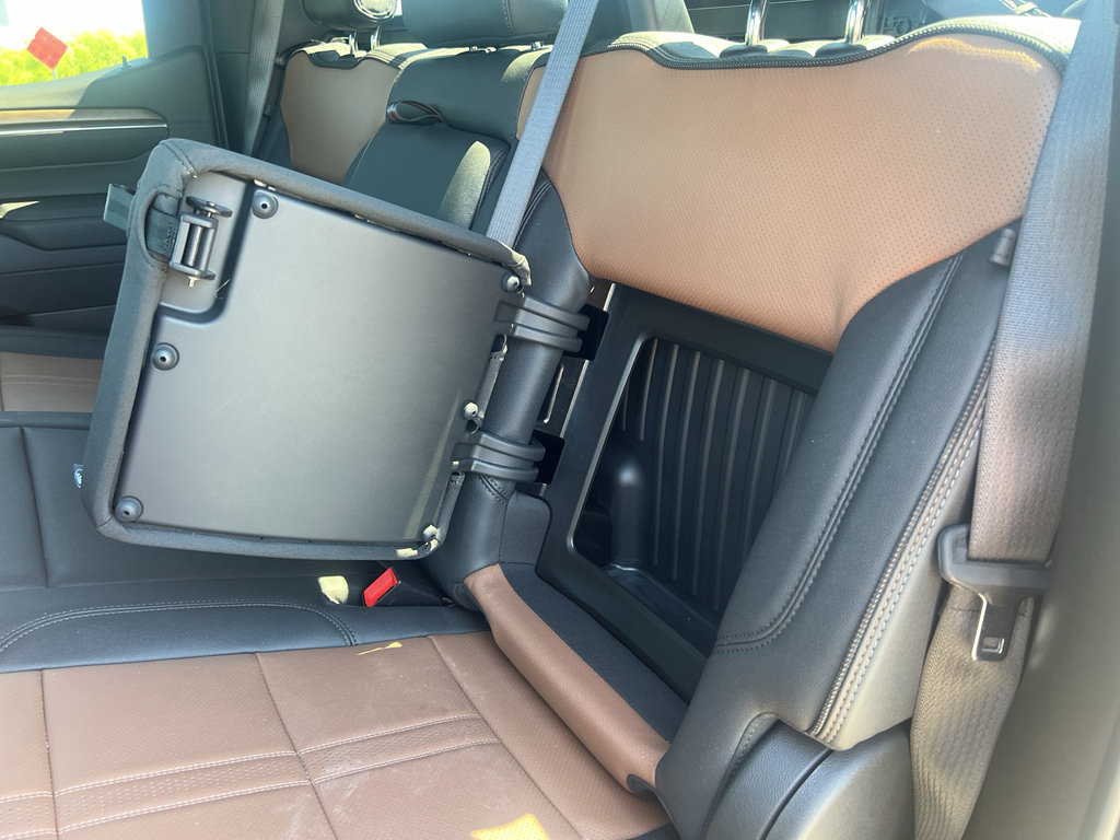 Used 2025 Chevrolet Silverado 1500 High Country AWD/4WD image 38