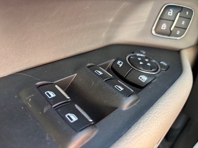 Used 2020 Ford Expedition Max XLT w/ Equipment Group 202A AWD/4WD image 16