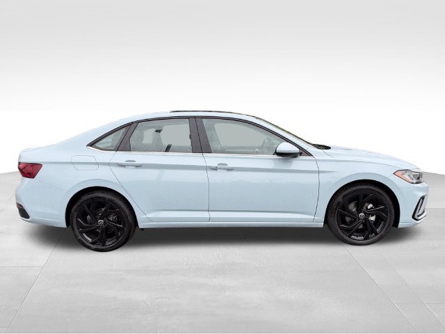 New 2027 Volkswagen Jetta SE FWD image 9