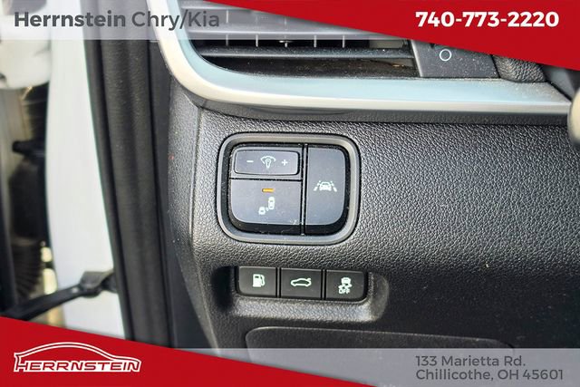 Used 2019 Kia Optima S image 17