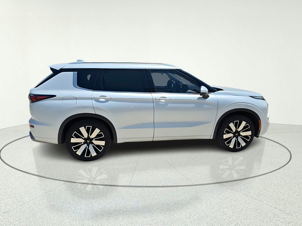 Used 2025 Mitsubishi Outlander SEL FWD image 7