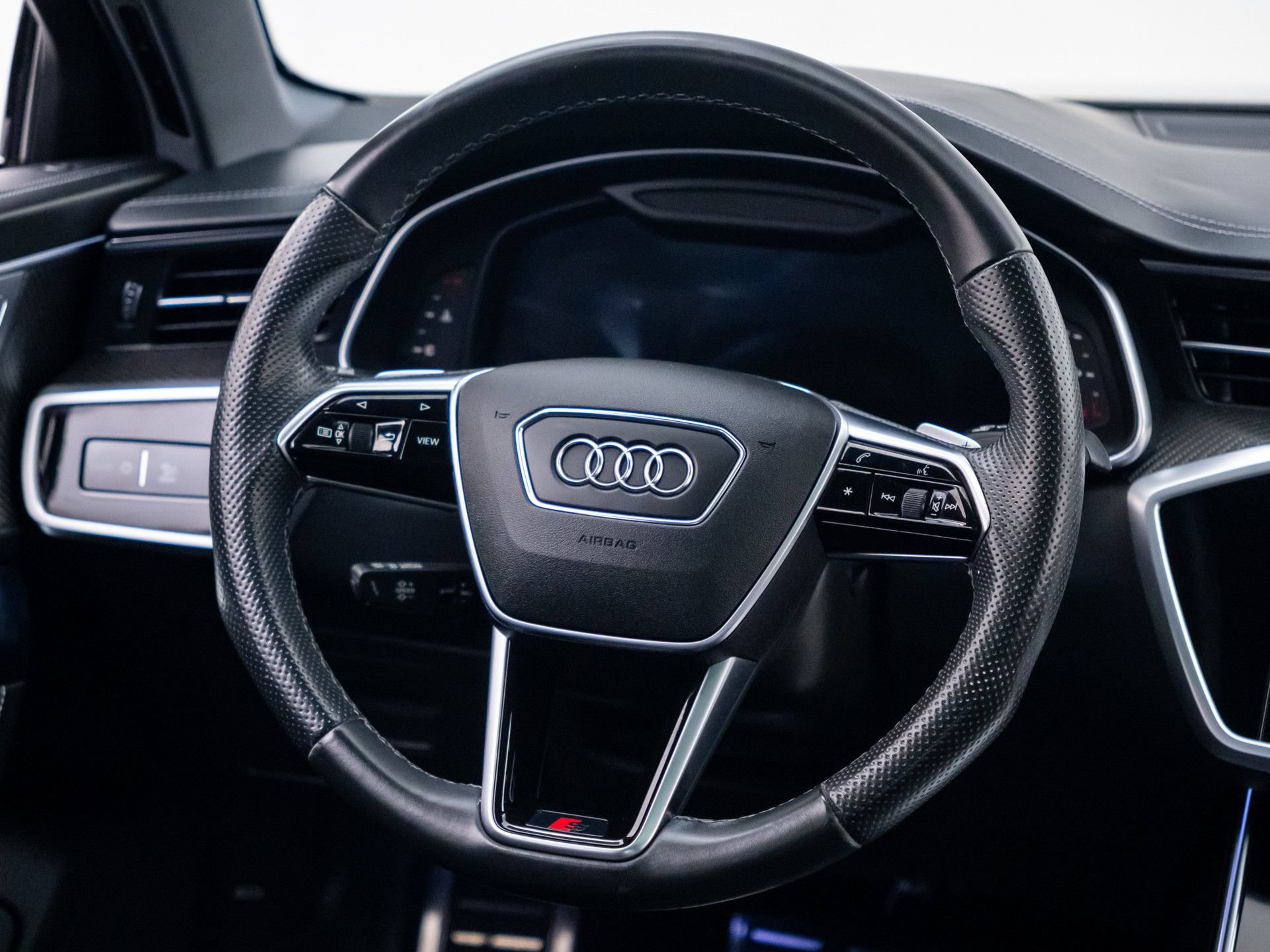 Used 2022 Audi S6 Premium Plus w/ S6 Executive Package AWD/4WD image 11