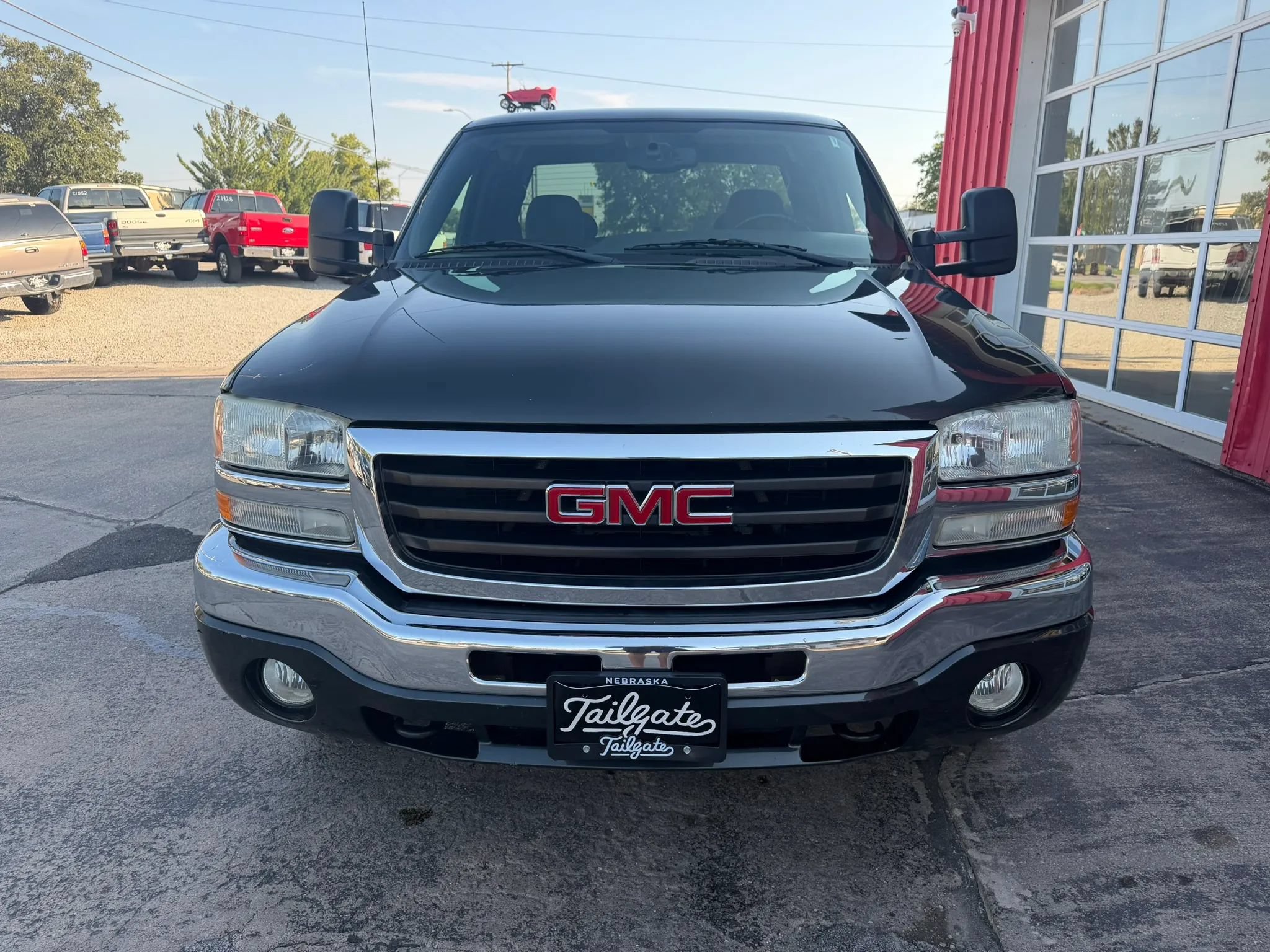Used 2004 GMC Sierra 1500 SLE w/ Off-Road Package AWD/4WD image 3