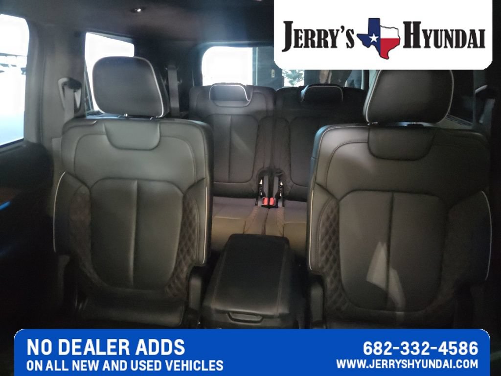 Used 2023 Jeep Grand Cherokee L Summit AWD/4WD image 18