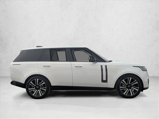 Used 2023 Land Rover Range Rover SE image 4