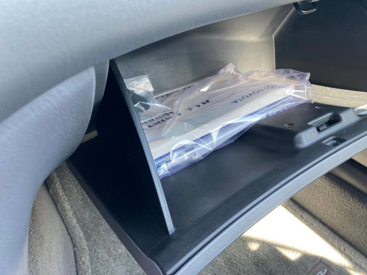 Used 2004 Toyota Solara SE image 90