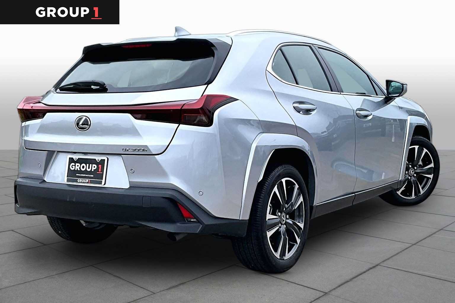 Certified 2025 Lexus UX 300h FWD w/ Accessory Package (Z1) image 11