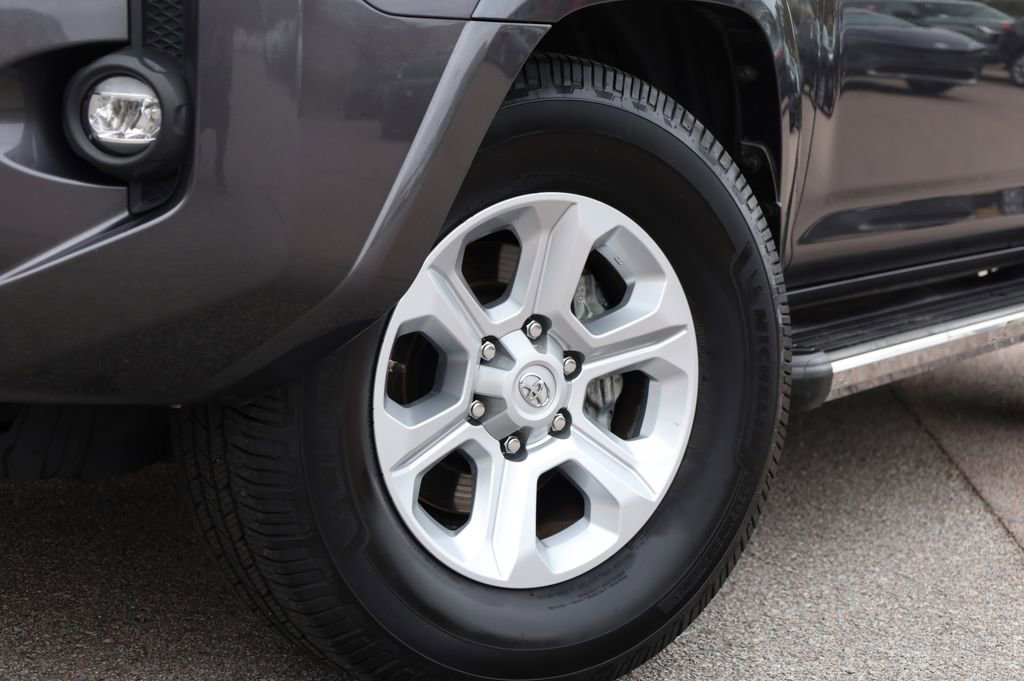 Used 2021 Toyota 4Runner SR5 Premium w/ Moonroof Package image 15