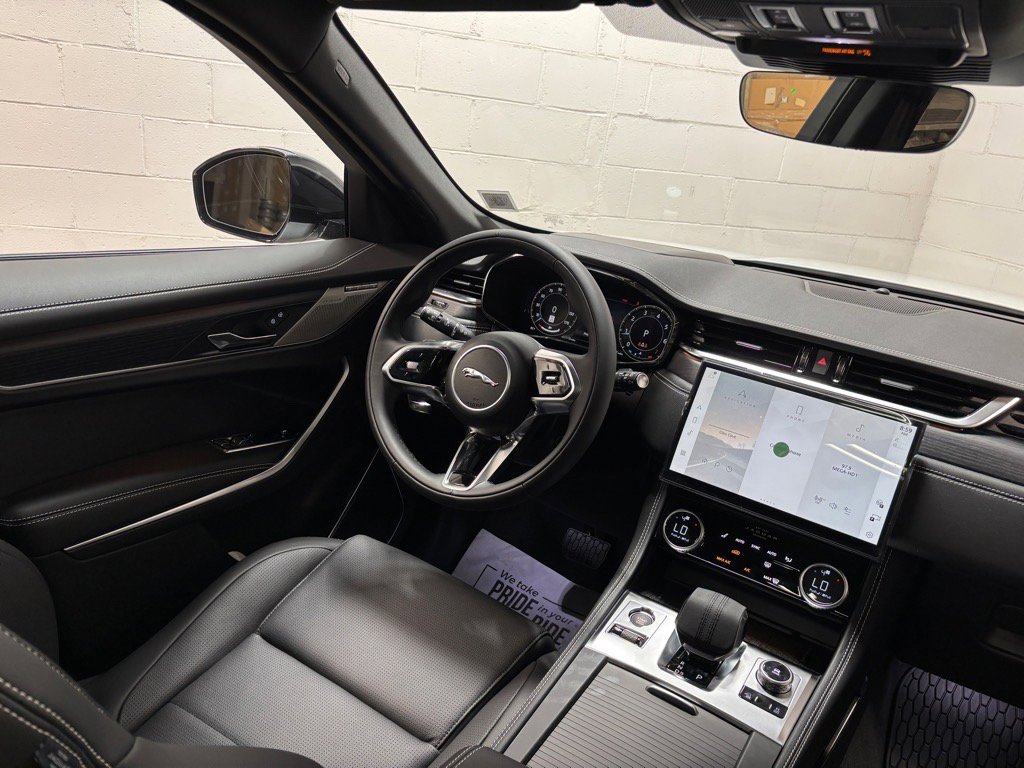 New 2026 Jaguar F-PACE R-Dynamic S image 34