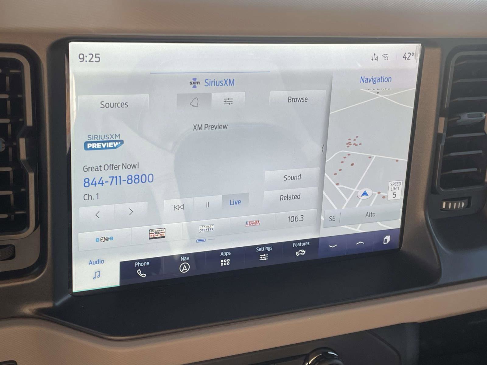 Used 2023 Ford Bronco Wildtrak image 8