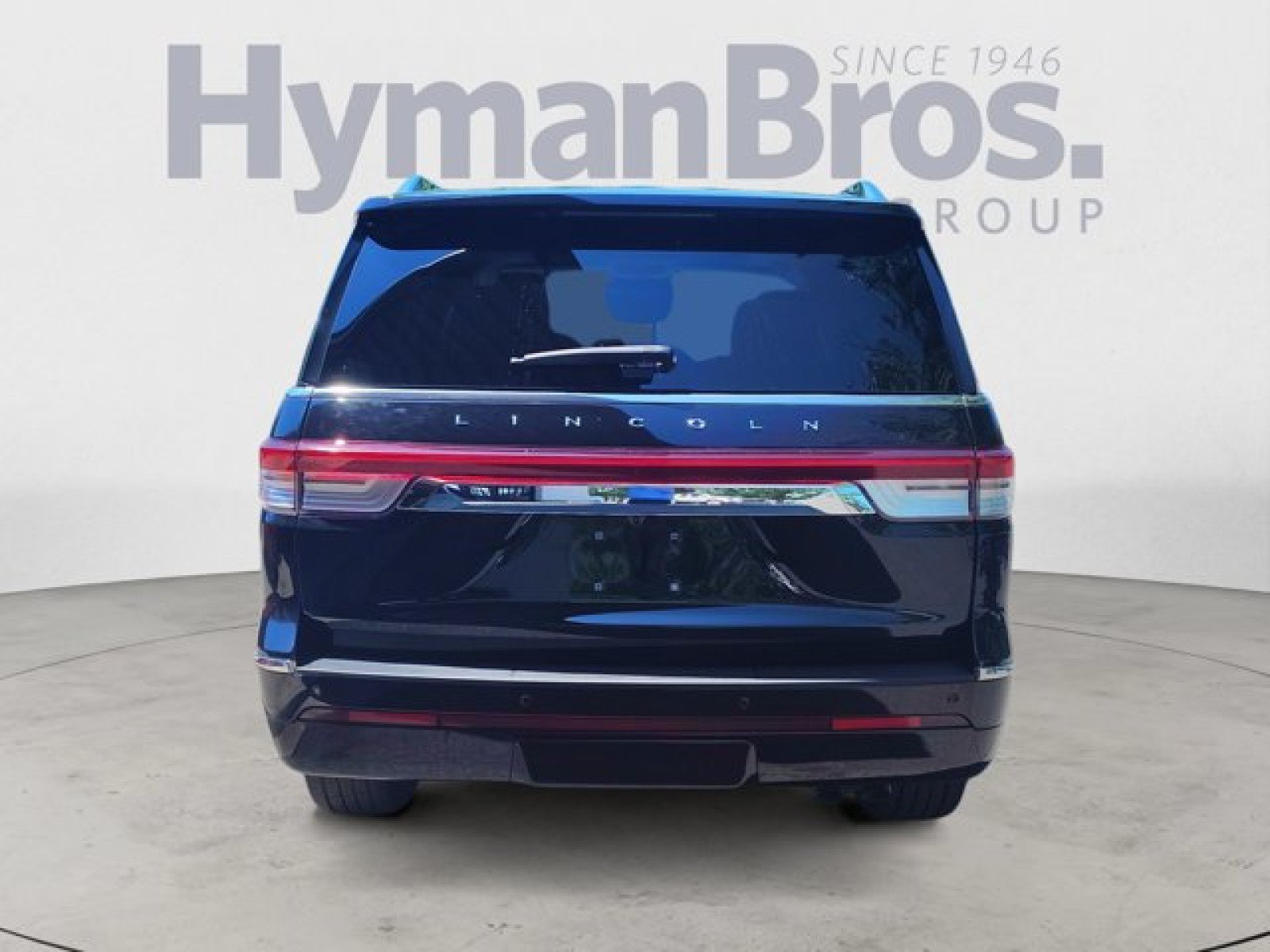 Used 2023 Lincoln Navigator Reserve AWD/4WD image 4