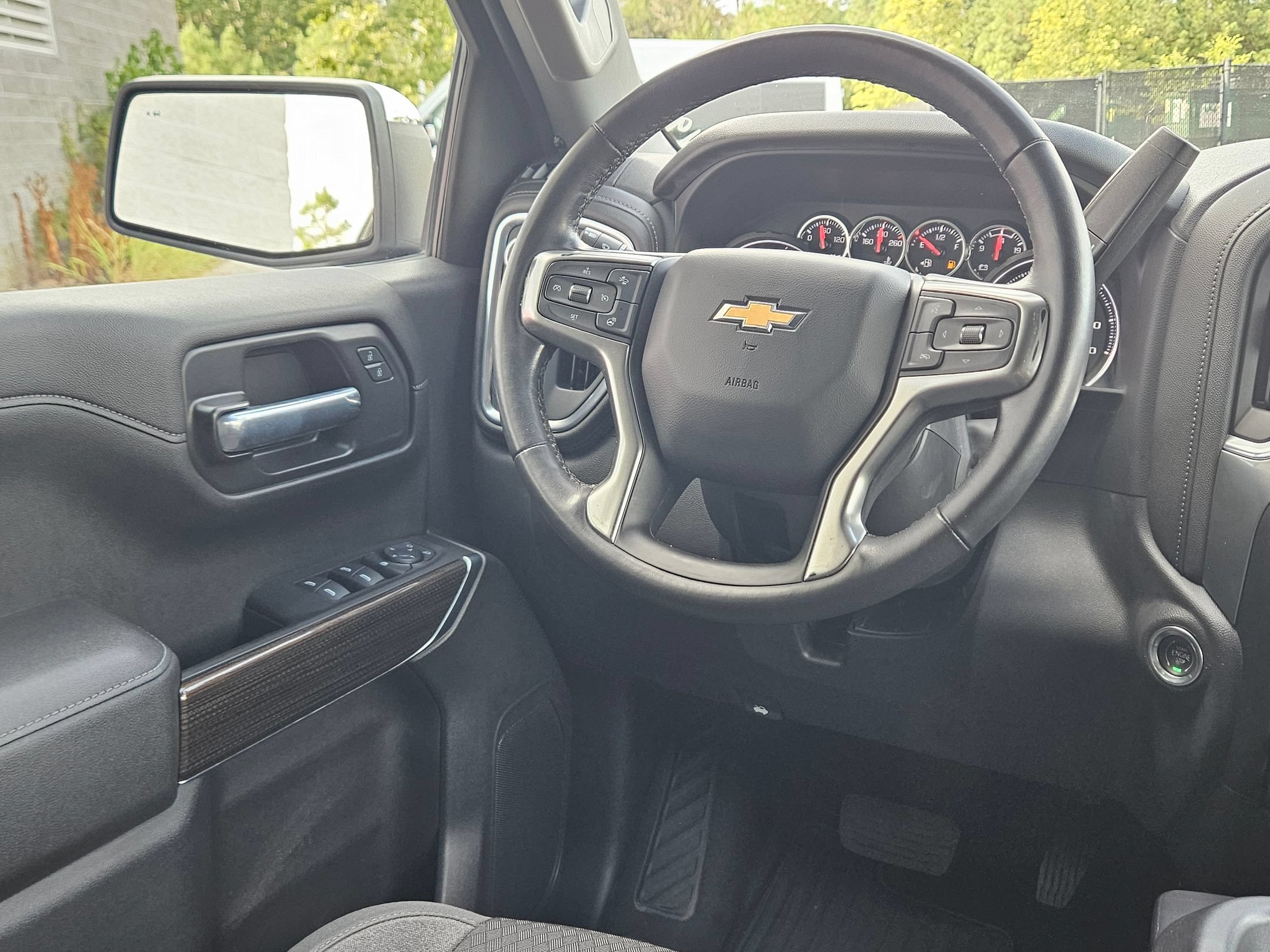 Used 2021 Chevrolet Silverado 1500 LT w/ Safety Package II AWD/4WD image 9