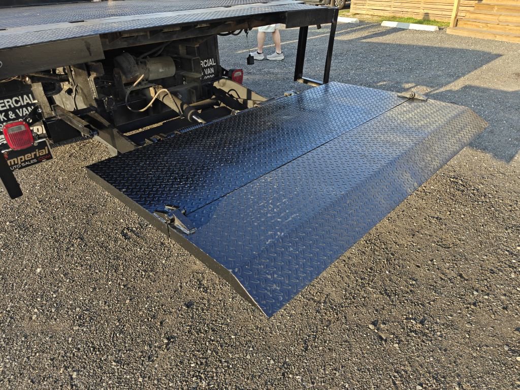 Used 2005 Ford F350 XL image 12