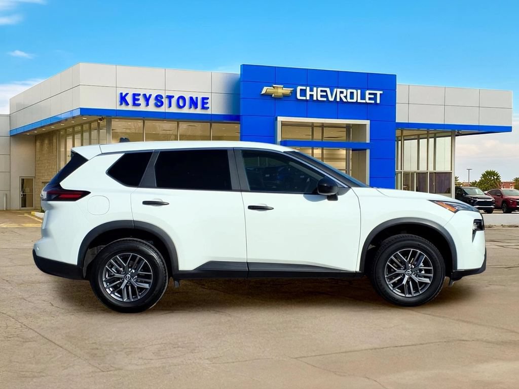 Used 2024 Nissan Rogue S FWD image 8
