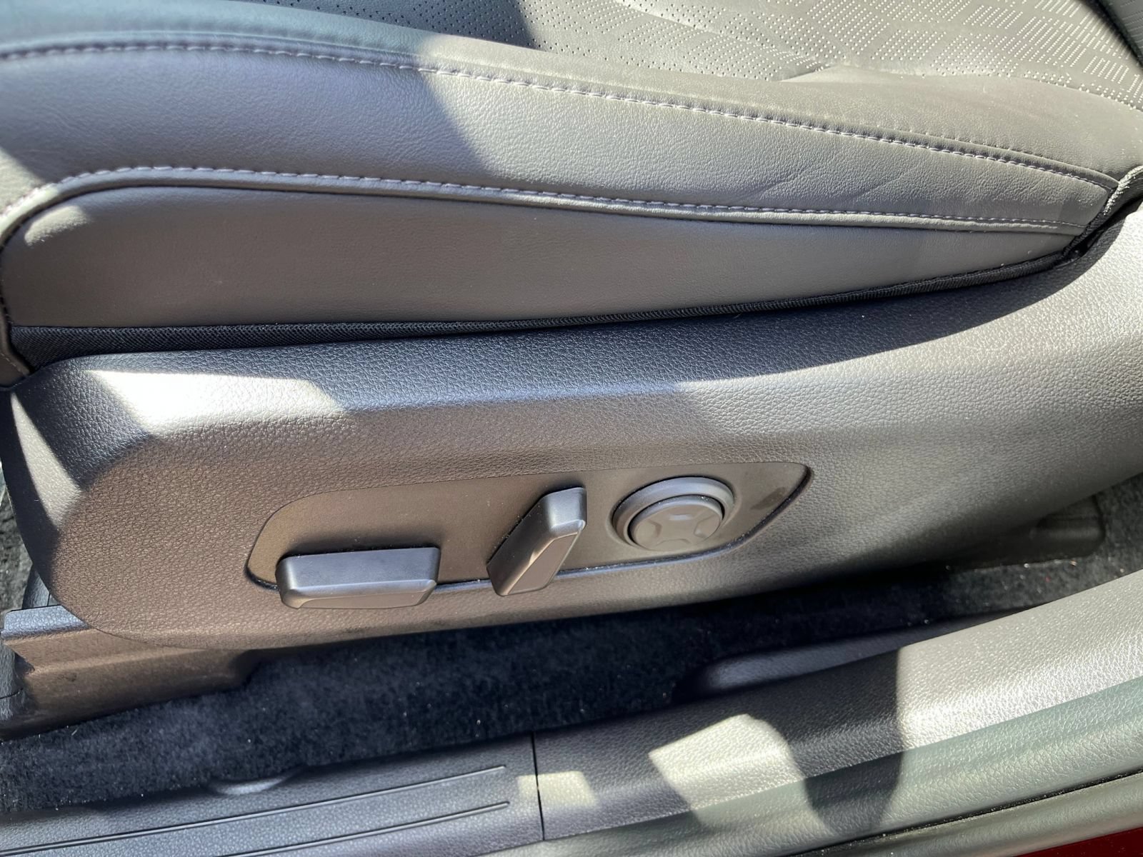 Used 2026 Kia Carnival FWD image 23