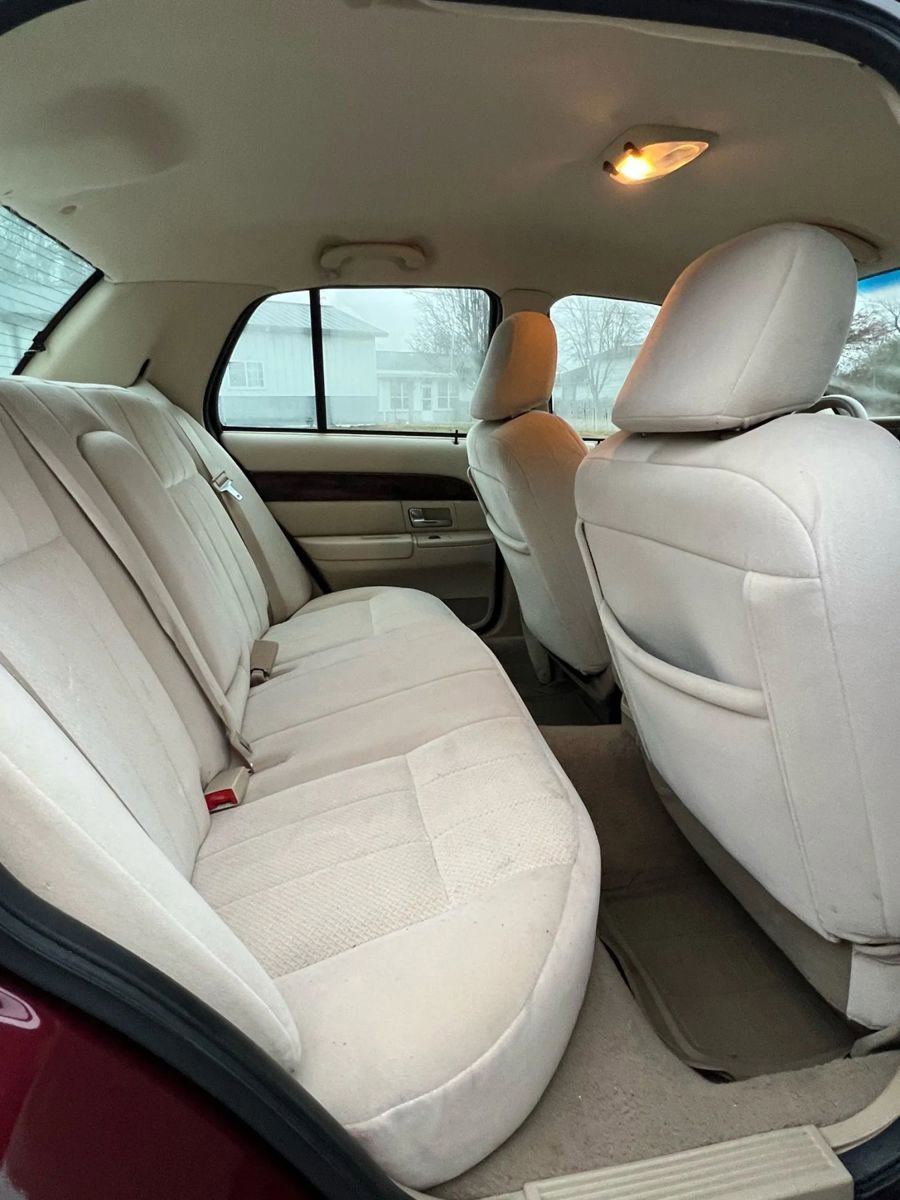 Used 2007 Mercury Grand Marquis GS image 11