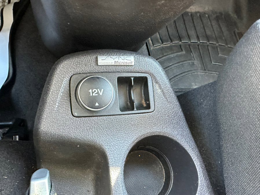 Used 2014 Ford Transit Connect XLT image 18