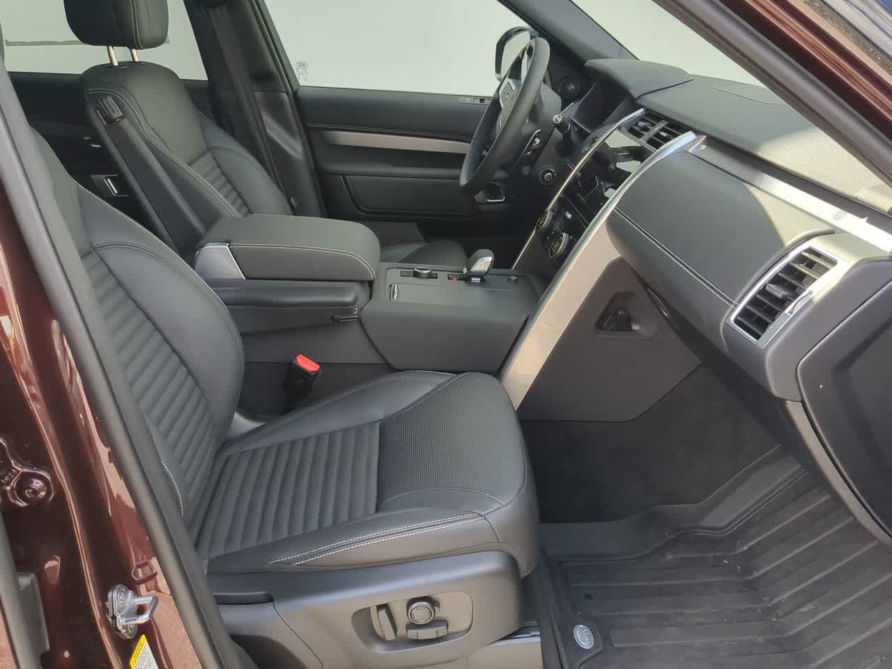 Certified 2026 Land Rover Discovery Limited Edition AWD/4WD image 23