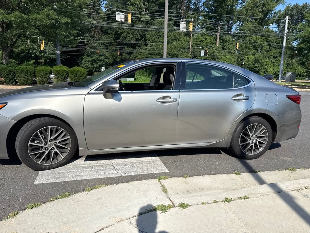 Used 2018 Lexus ES 350 w/ Luxury Package w/Wood Trim FWD image 4
