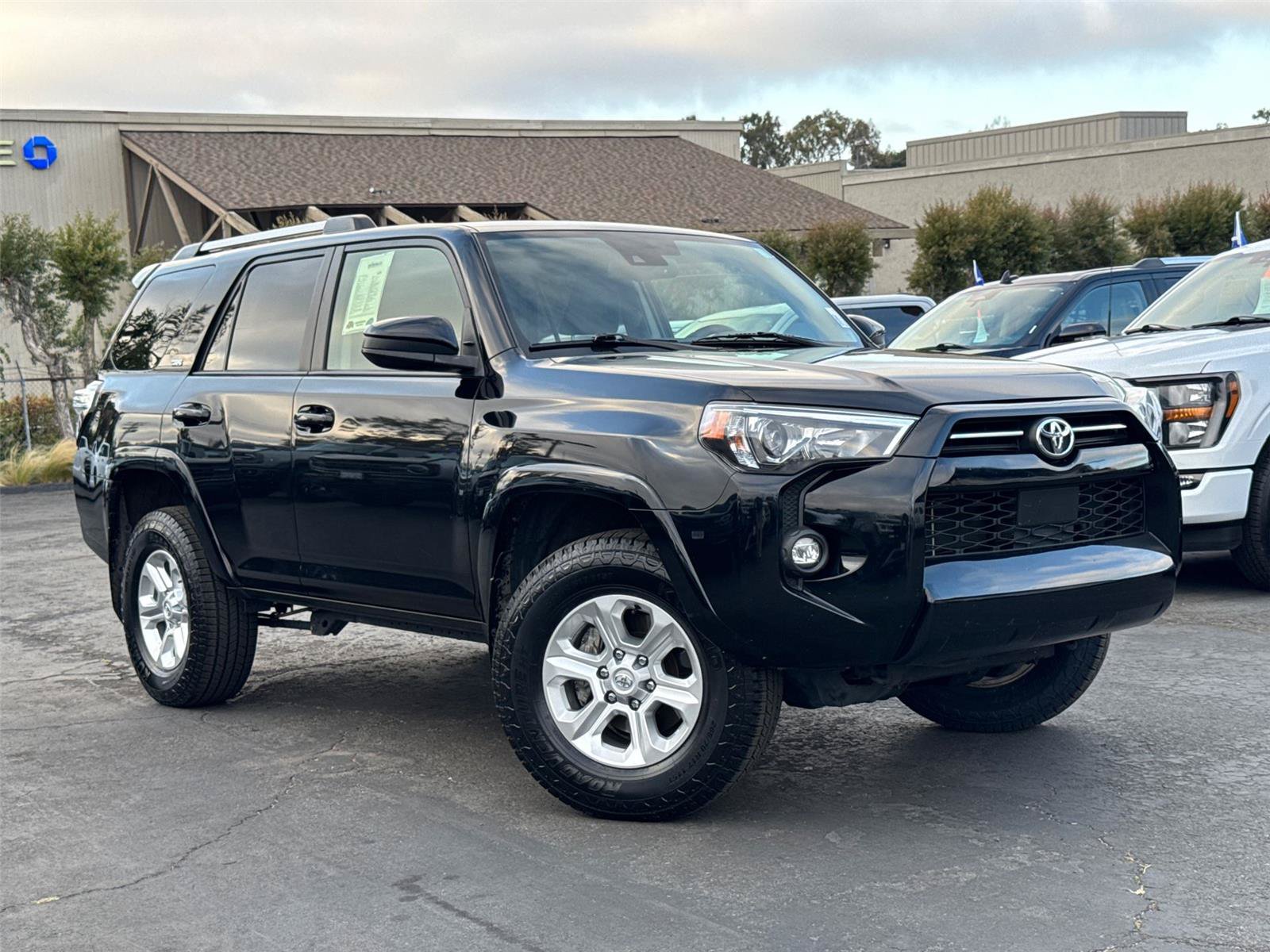 Used 2024 Toyota 4Runner SR5 AWD/4WD image 2