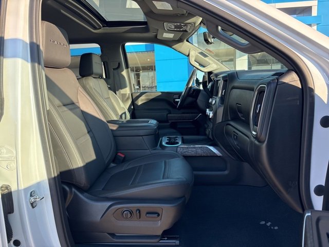 Used 2021 GMC Sierra 3500 Denali w/ Denali Ultimate Package image 21