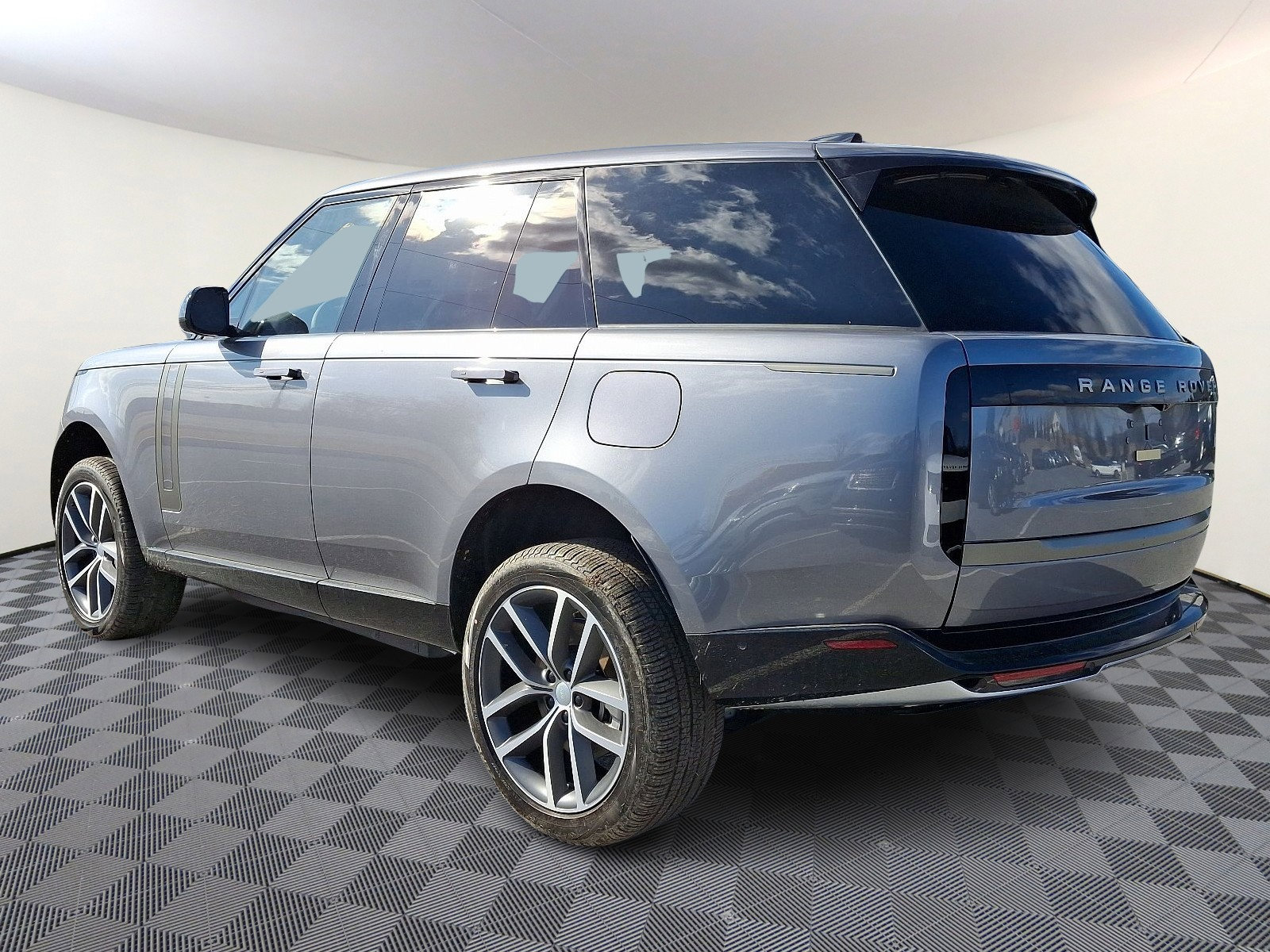 New 2025 Land Rover Range Rover SE image 2