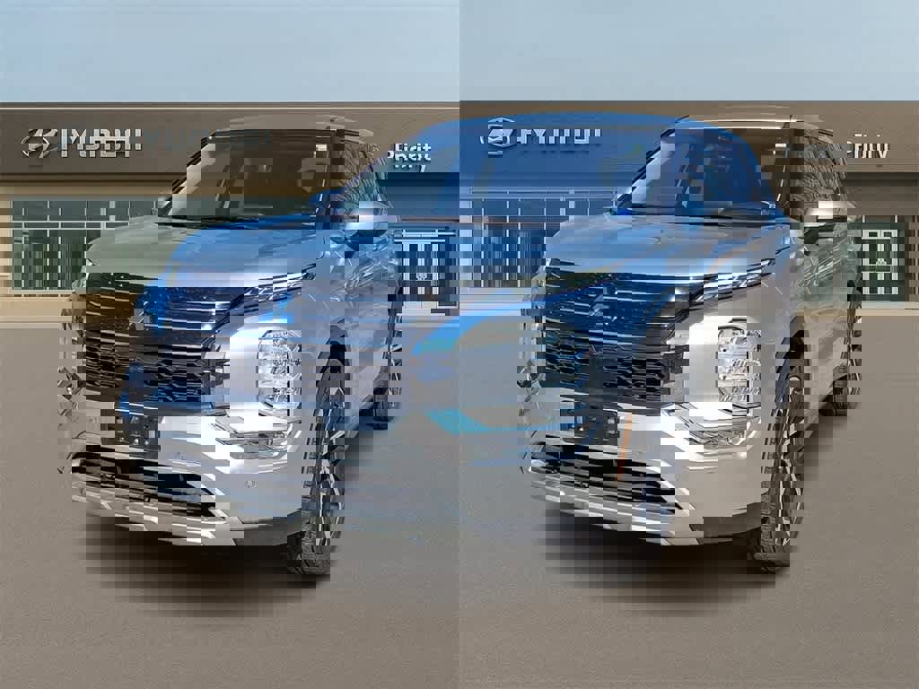 Used 2024 Mitsubishi Outlander SE