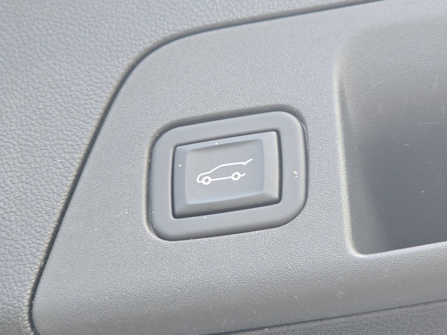 Certified 2023 Buick Envision Preferred AWD/4WD image 16