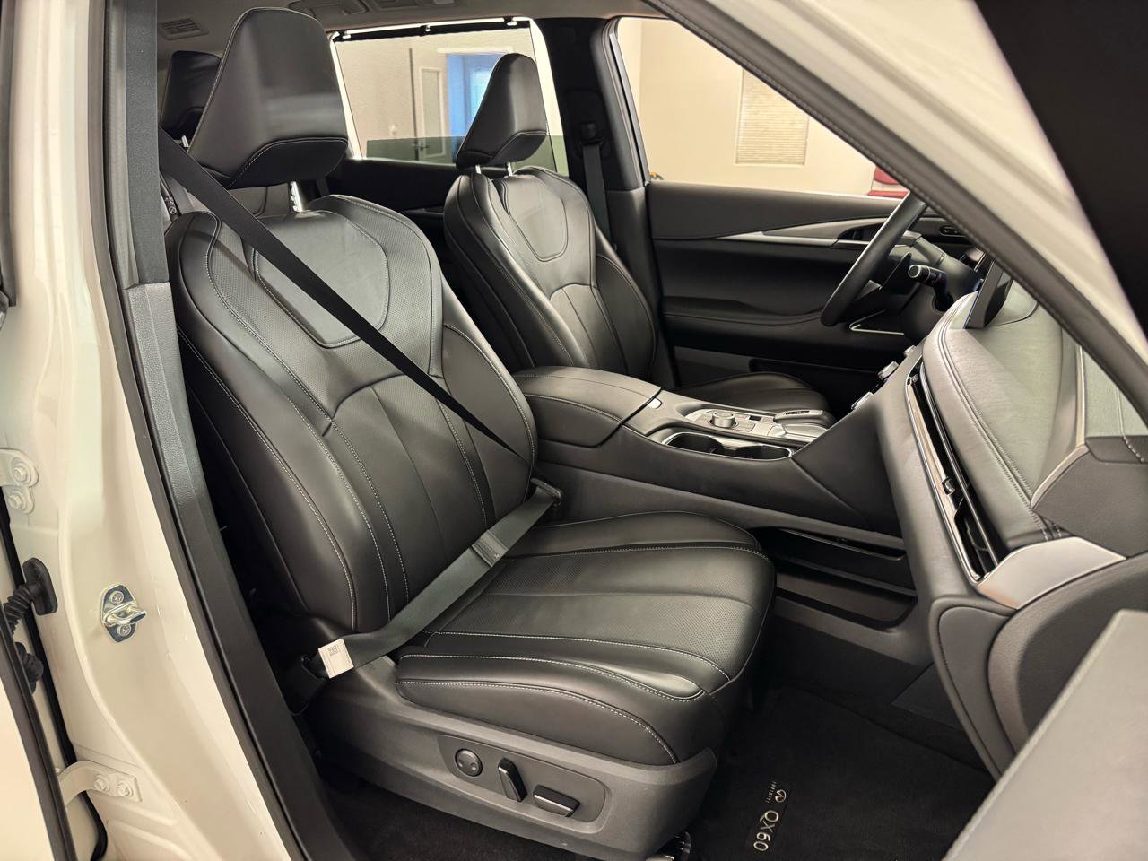 Used 2025 INFINITI QX60 Luxe AWD/4WD image 45