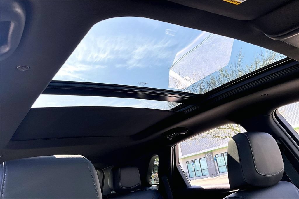 New 2026 Cadillac XT5 Premium Luxury w/ LPO, Floor Liner Package FWD image 31