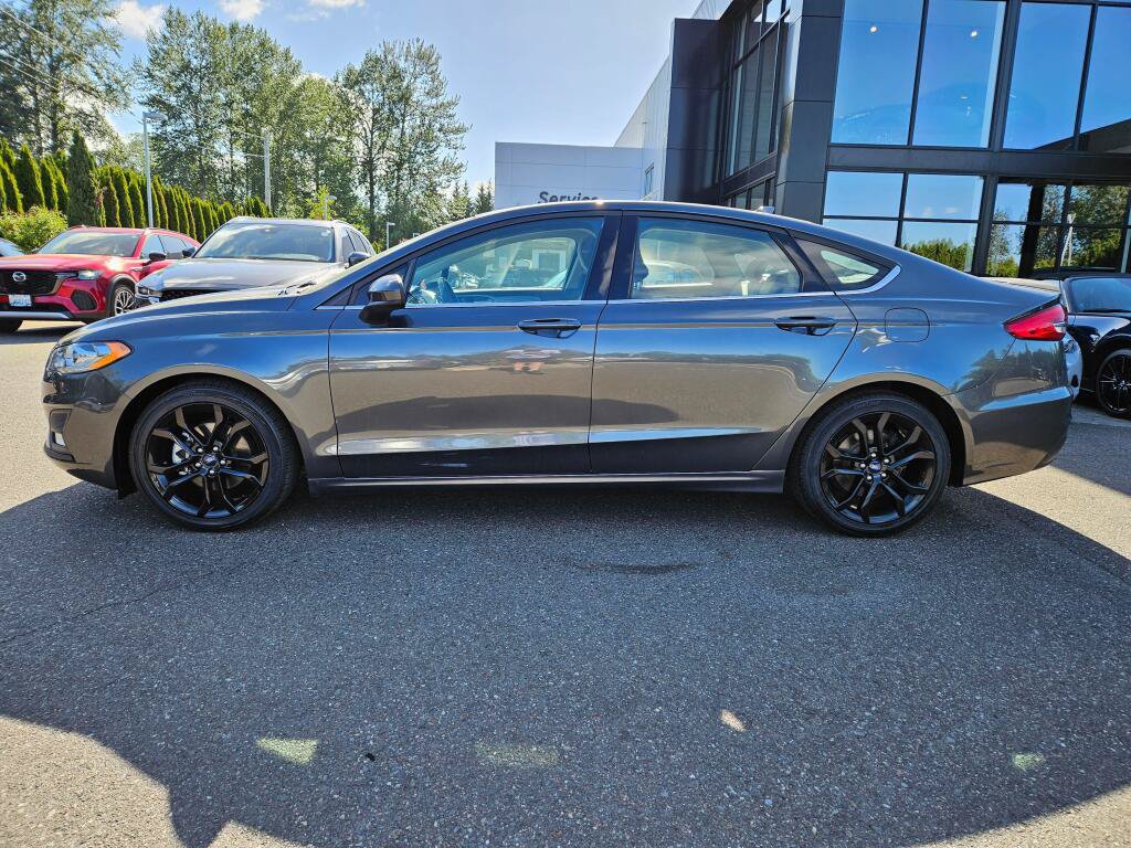 Used 2019 Ford Fusion SE w/ Equipment Group 151A FWD image 2