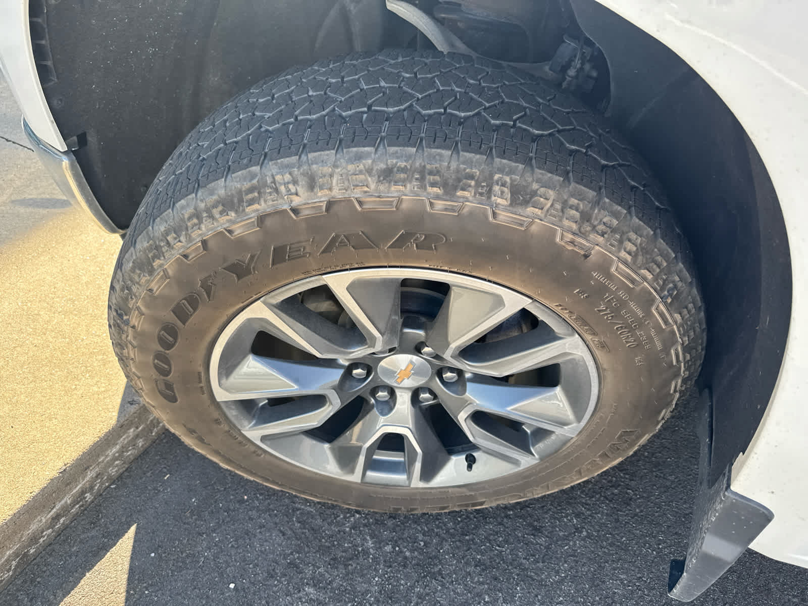 Used 2025 Chevrolet Silverado 1500 LT AWD/4WD image 10