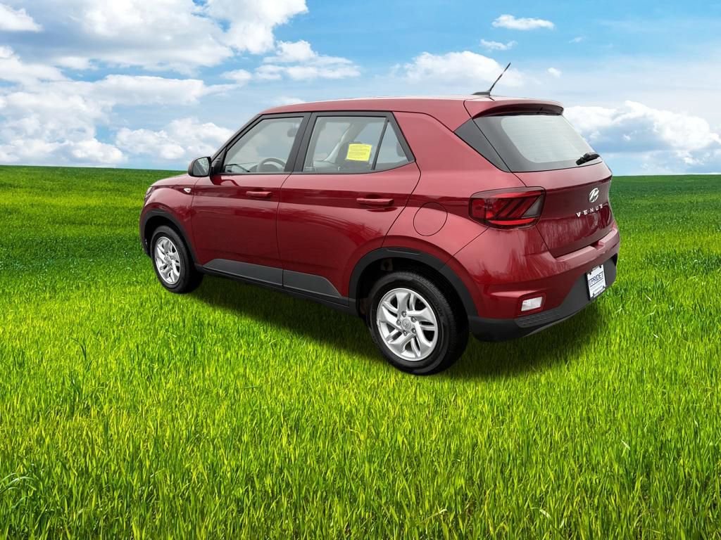 Certified 2025 Hyundai Venue SE image 8