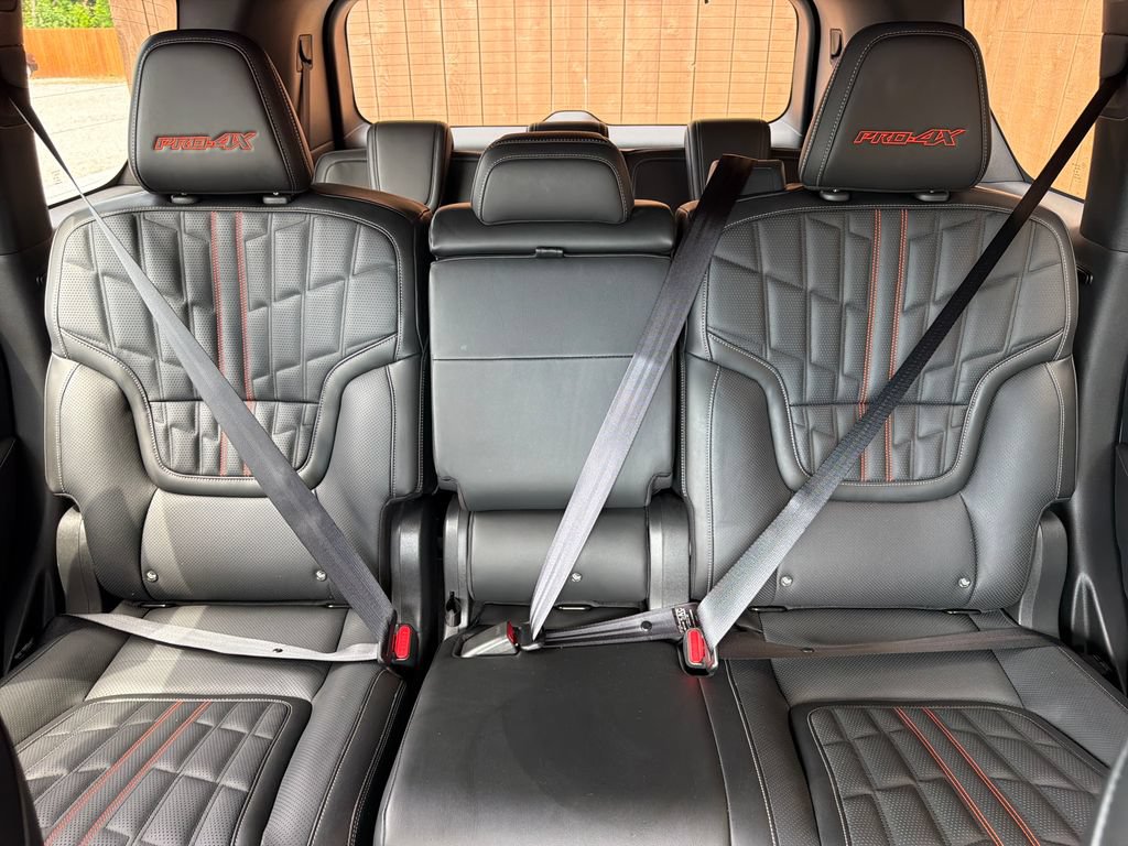Used 2025 Nissan Armada PRO-4X AWD/4WD image 32