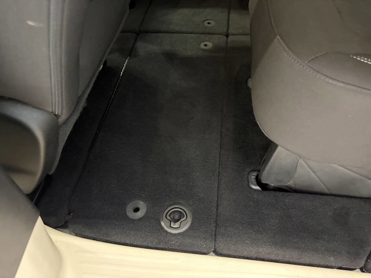 Used 2021 Chrysler Voyager LX image 18