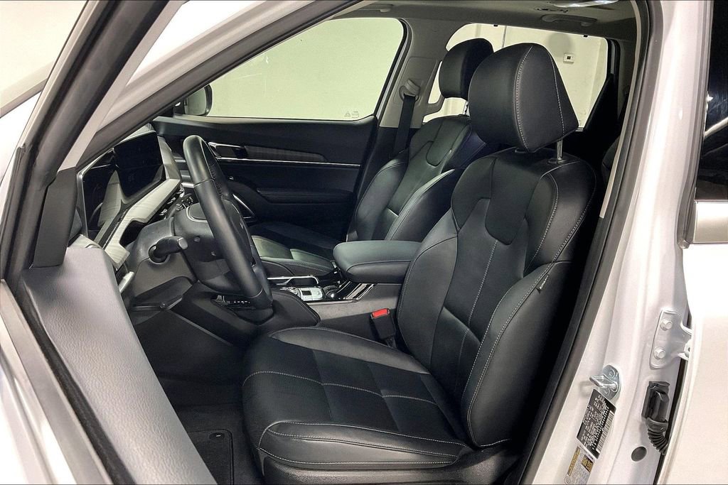 Used 2024 Kia Telluride EX image 32