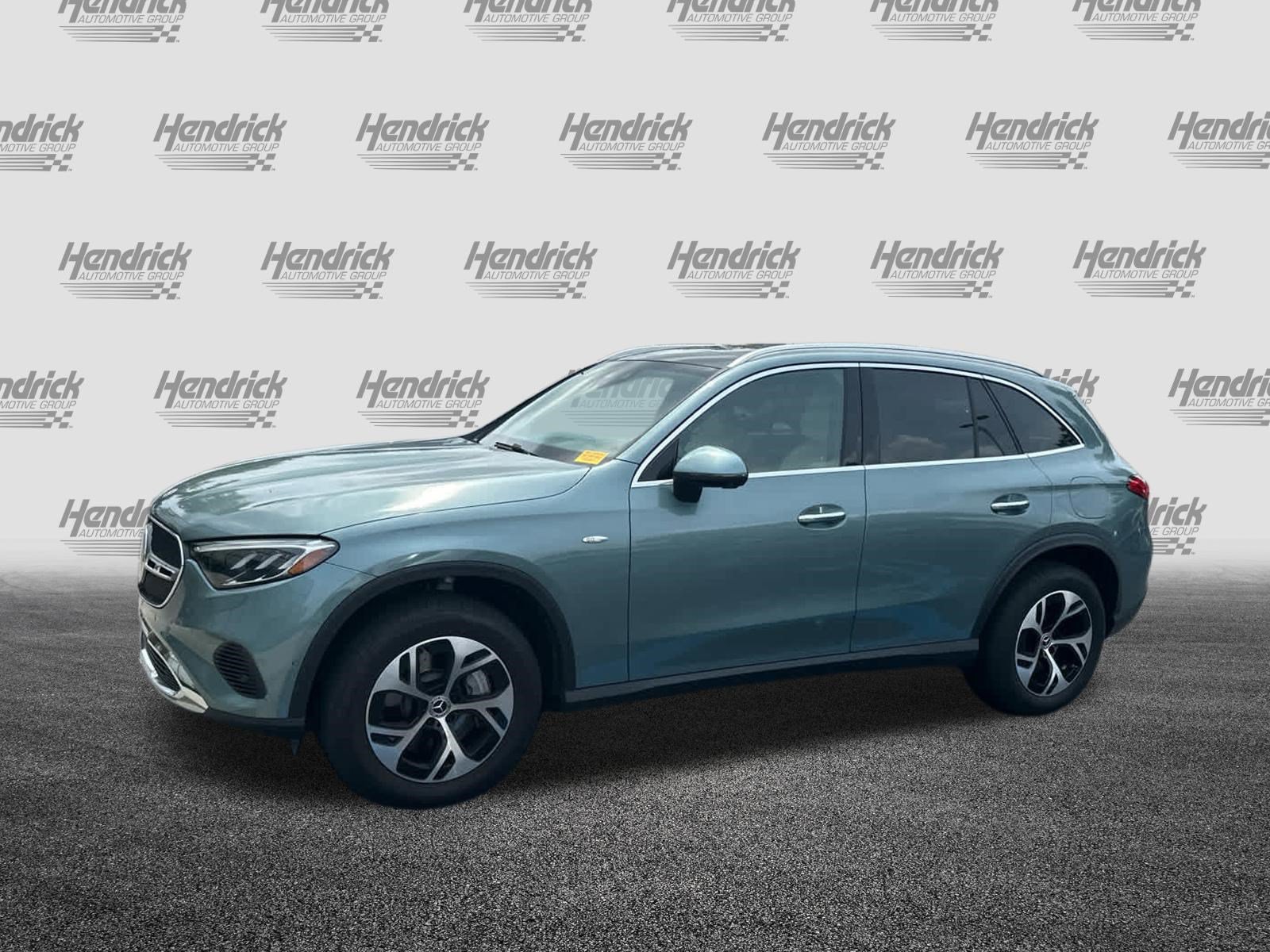 Used 2025 Mercedes-Benz GLC 350e 4MATIC image 11