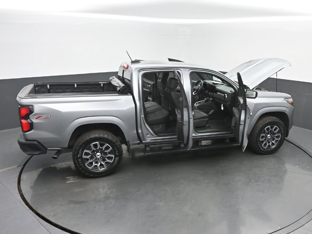 Used 2025 Chevrolet Colorado Z71 w/ Technology Package AWD/4WD image 68