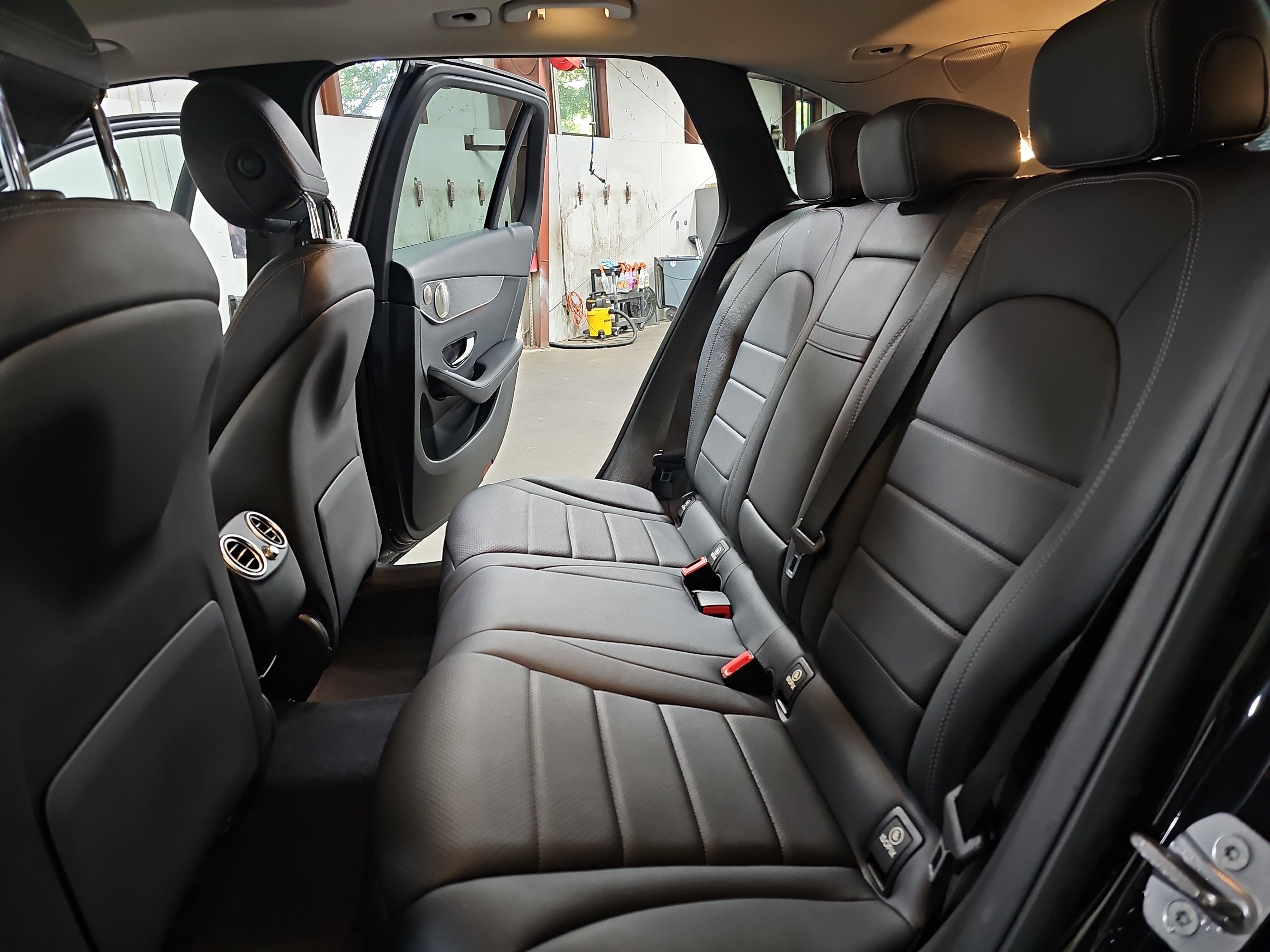 Used 2021 Mercedes-Benz GLC 300 4MATIC image 15