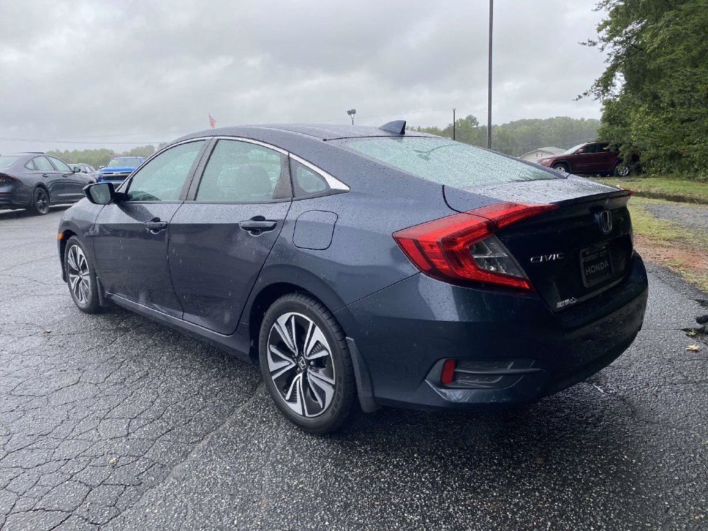 Used 2017 Honda Civic EX-T image 3