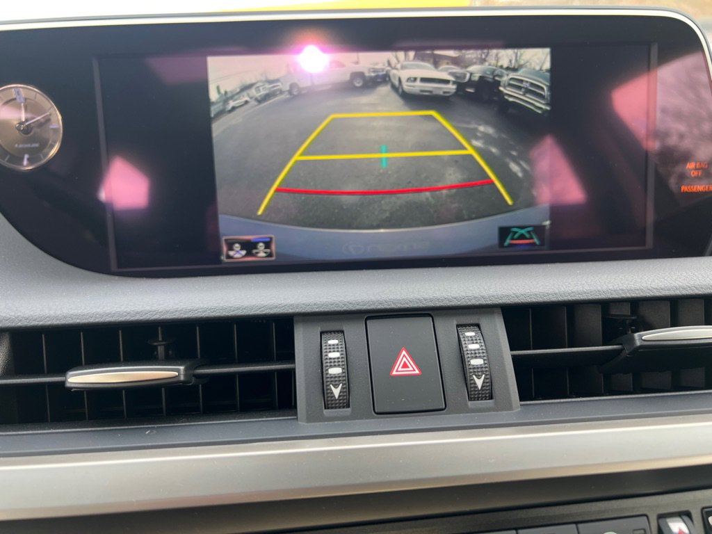 Used 2019 Lexus ES 300h image 31